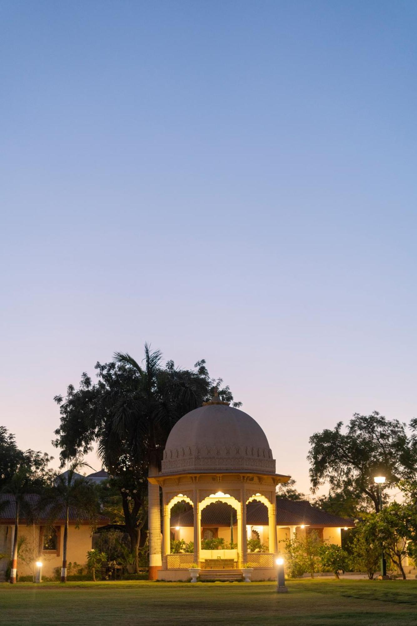 Holiday Resort & Spa A Unit Of S Poddar Group Gāndhīdhām 外观 照片