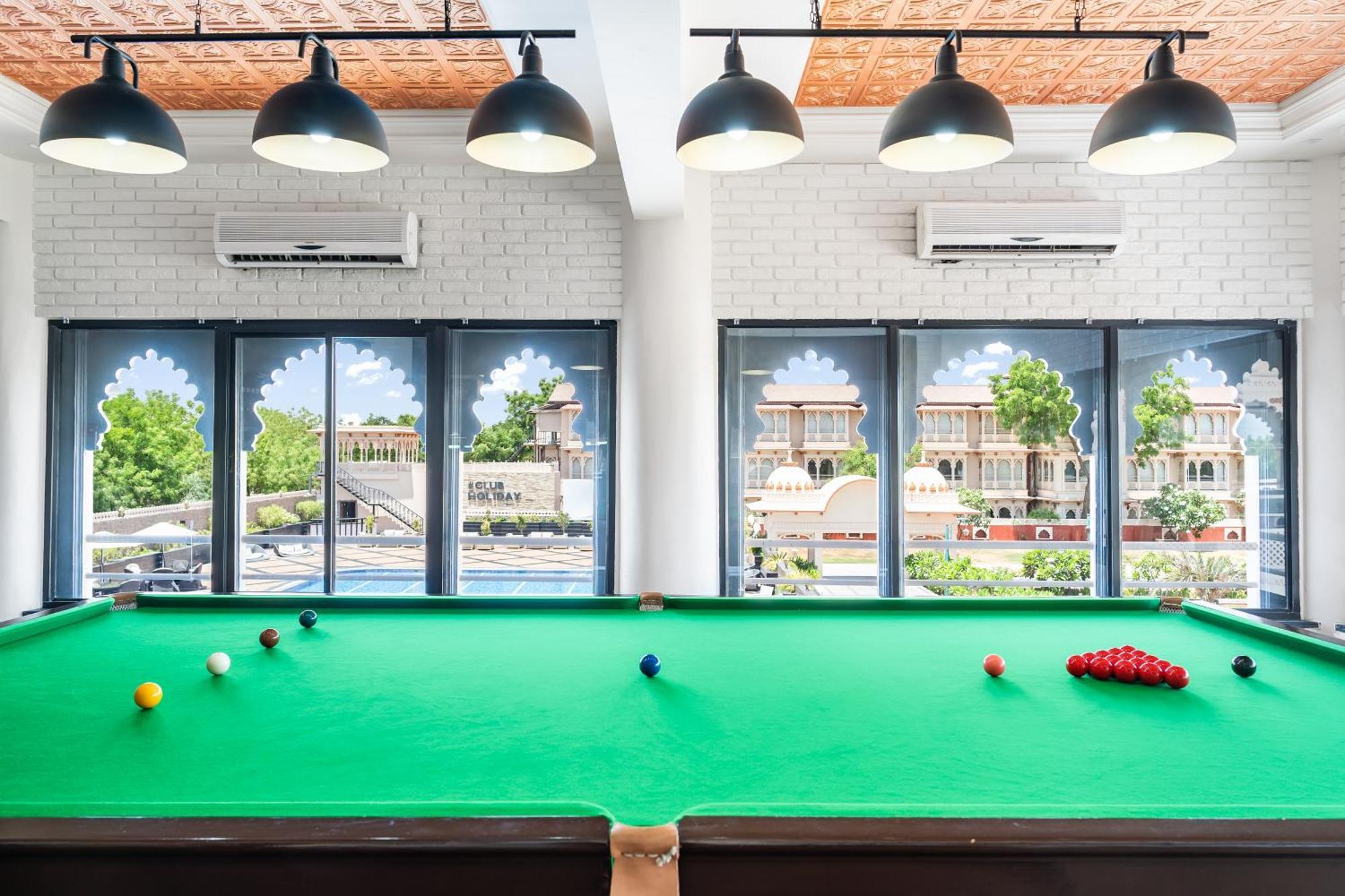 Holiday Resort & Spa A Unit Of S Poddar Group Gāndhīdhām 外观 照片