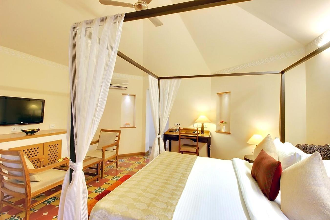 Holiday Resort & Spa A Unit Of S Poddar Group Gāndhīdhām 外观 照片